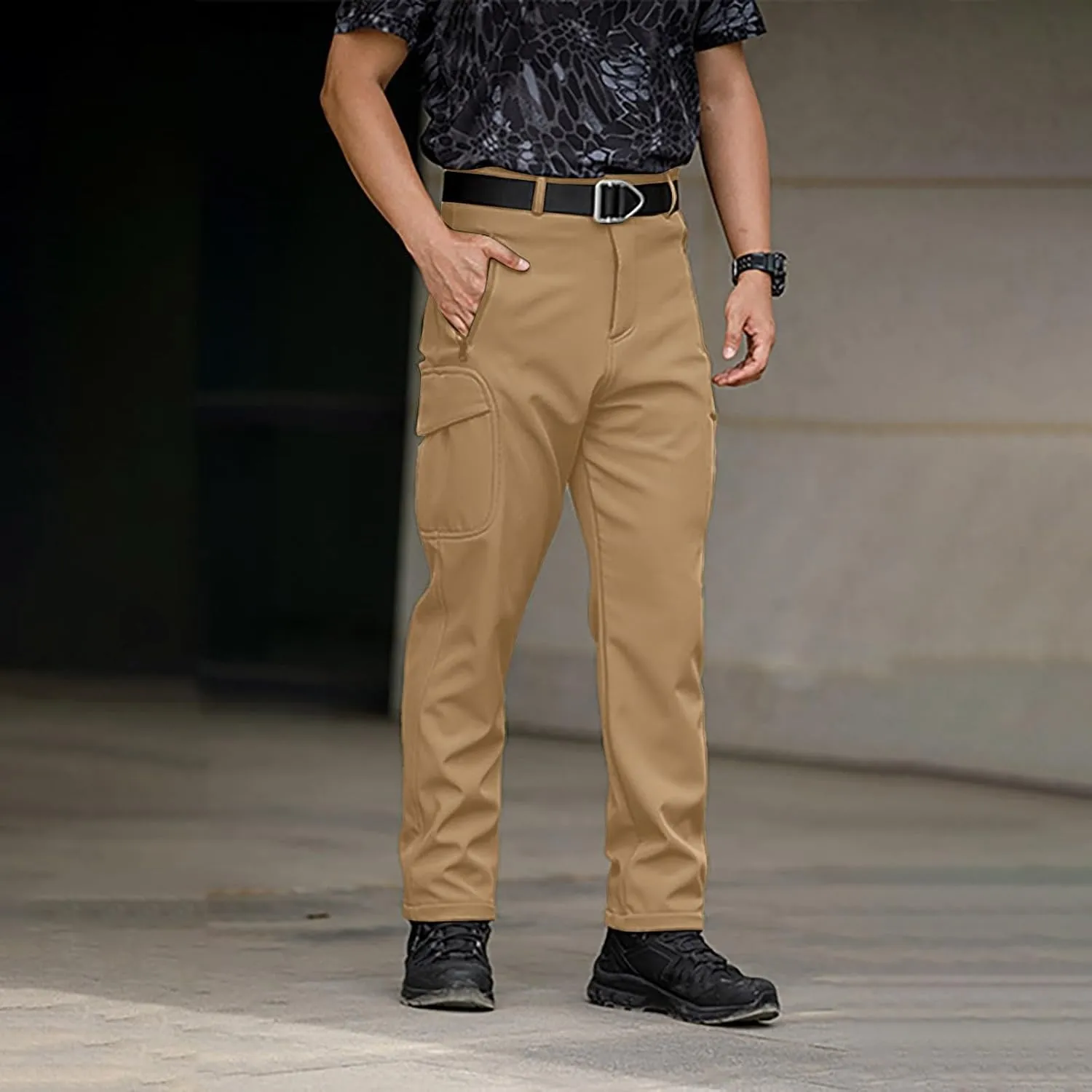 Fleece Lined Work Pants for Men Winter Warm Slim Fit Cargo Pants with Pockets Waterproof Tactical Pants Ski Pants